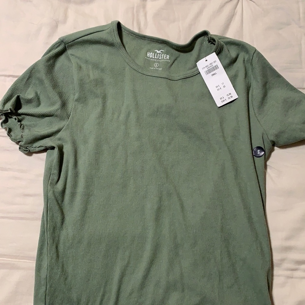 Hollister tee size small new with tags